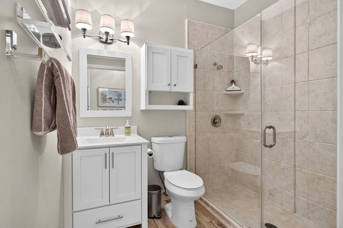 Unit 105 photo 34