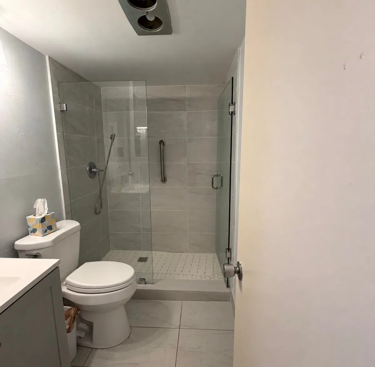 Unit 228 photo 7