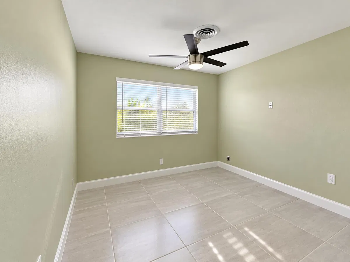 Residence photo 16