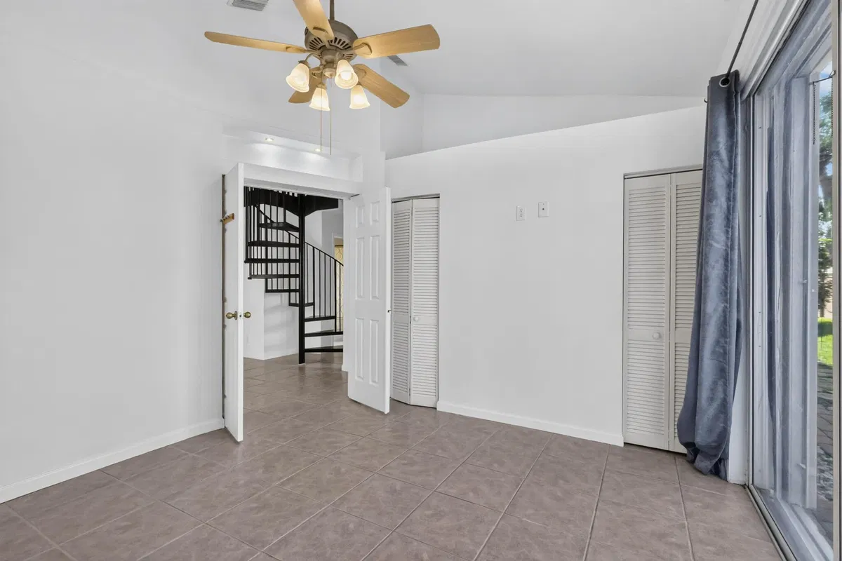 Residence photo 37