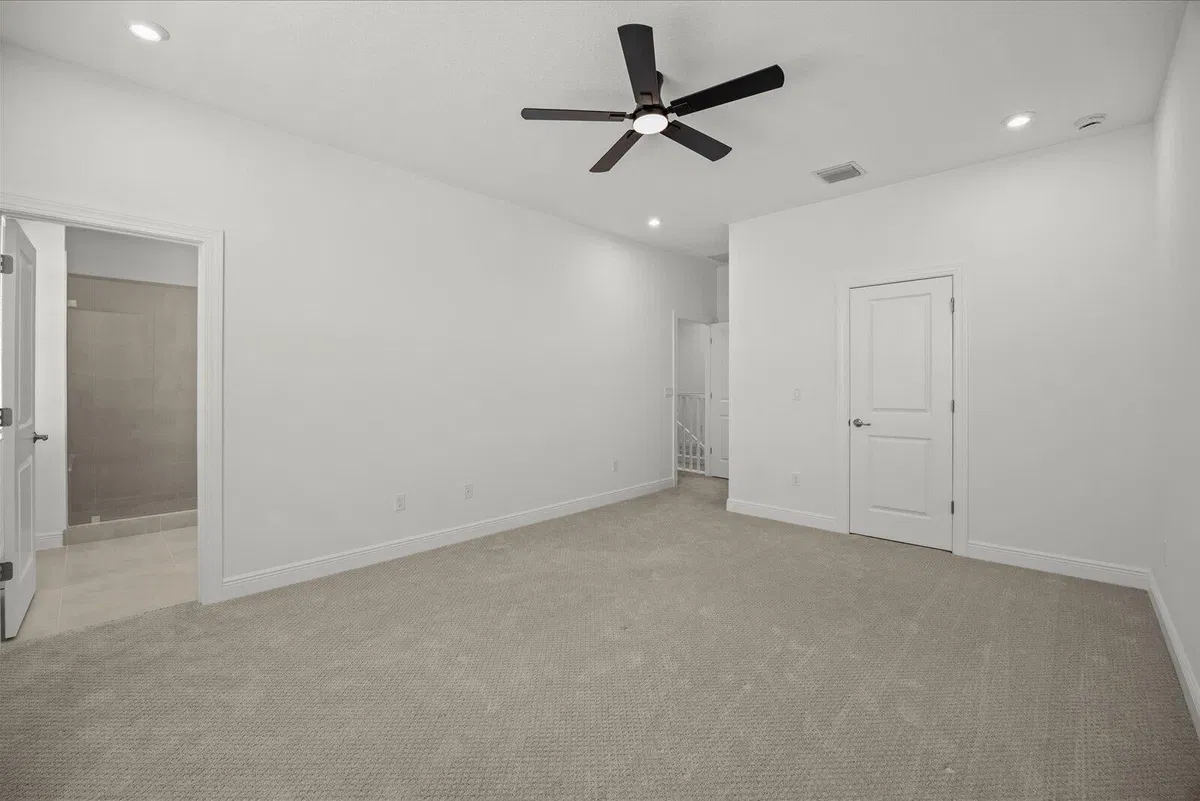 Residence photo 16