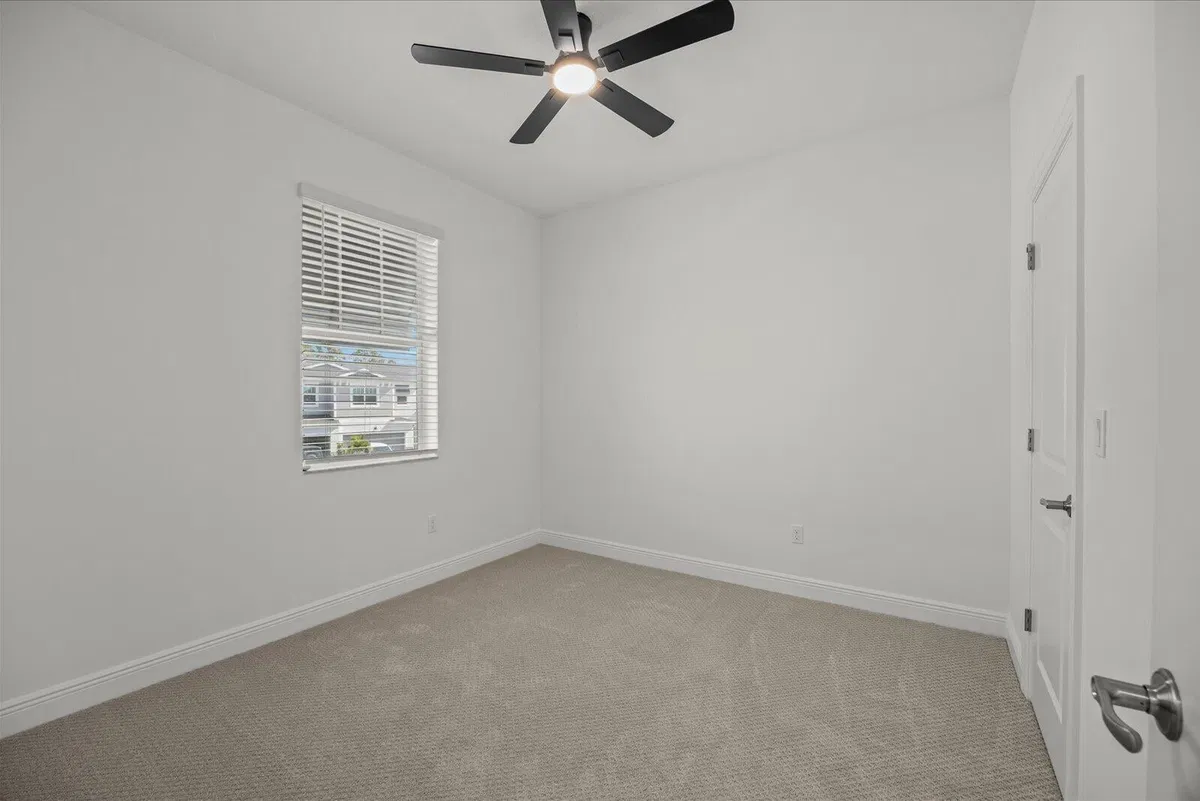 Residence photo 22