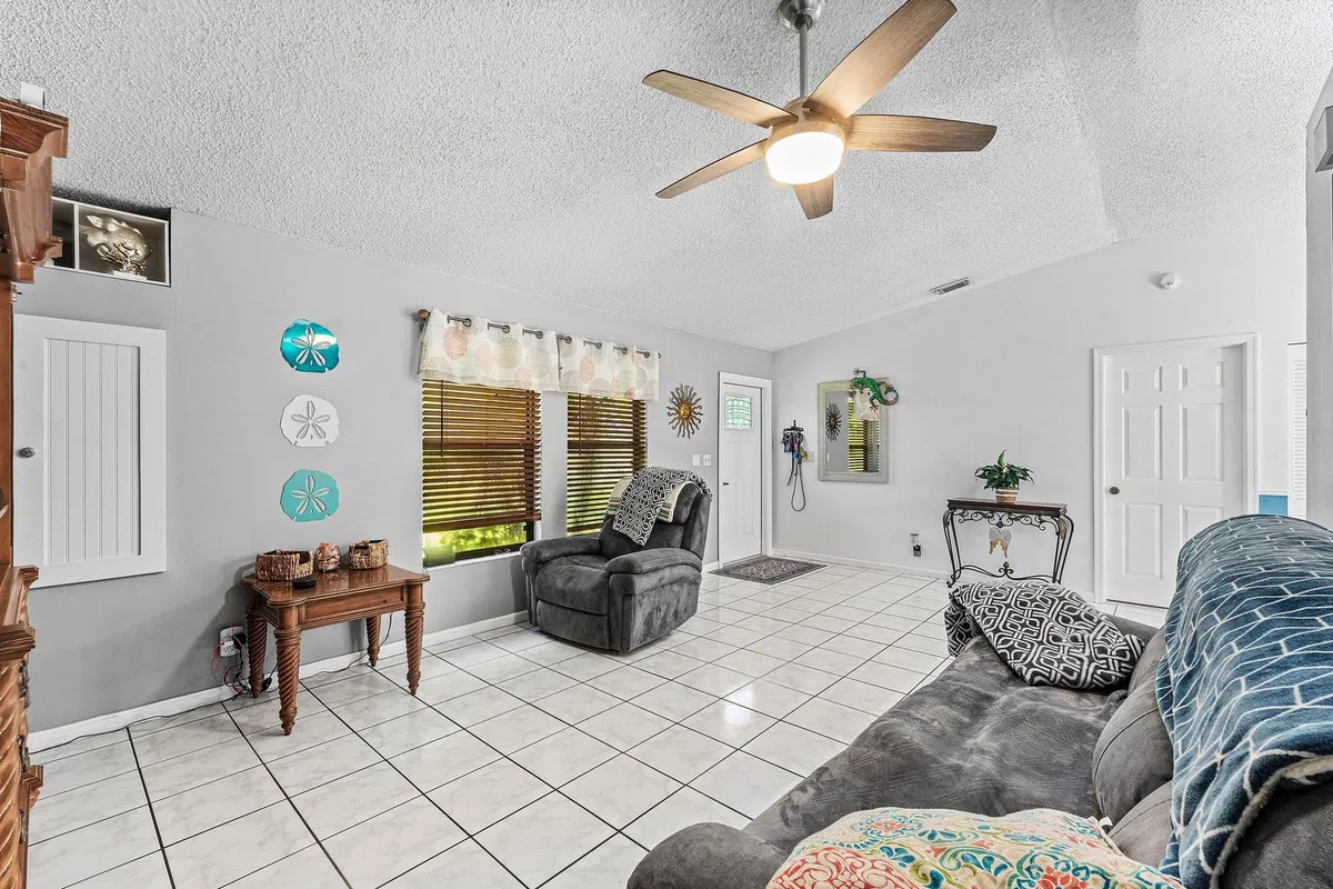 Residence photo 4