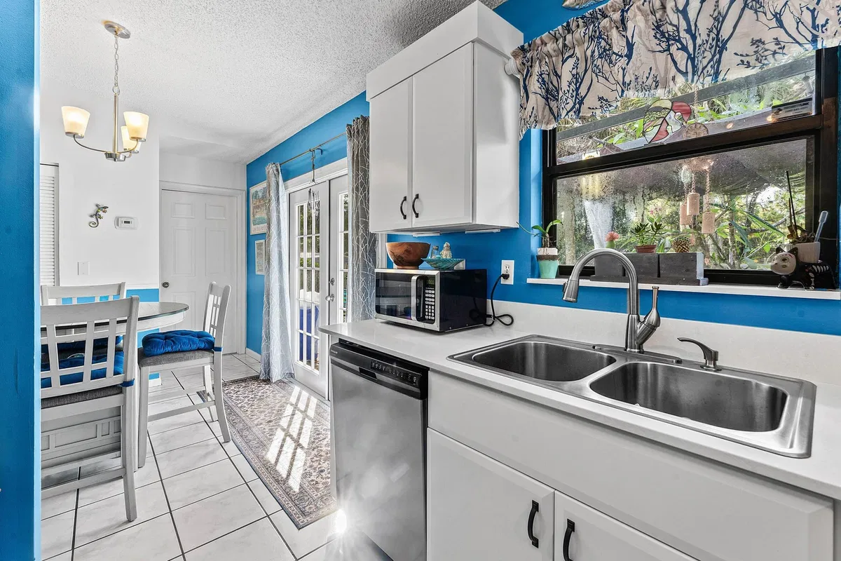 Residence photo 10