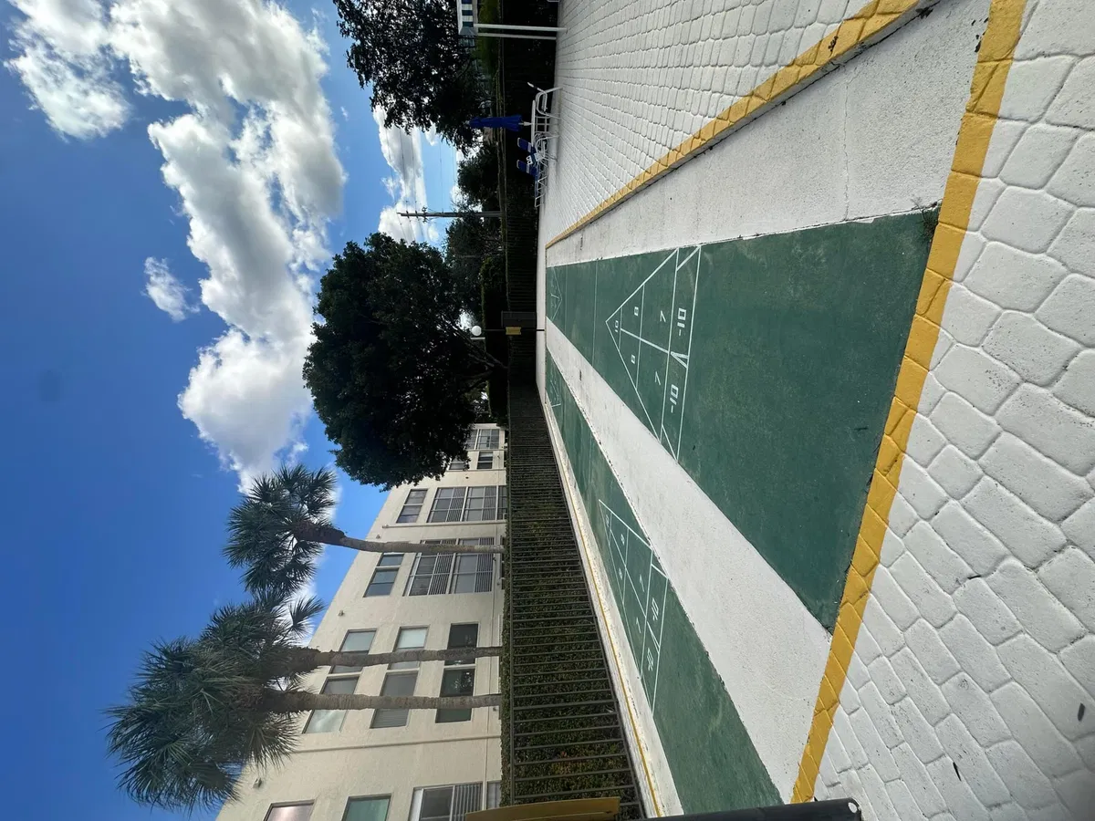 Unit 317 photo 10
