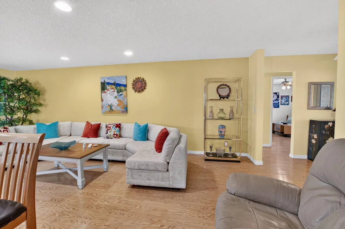  Residence photo 16