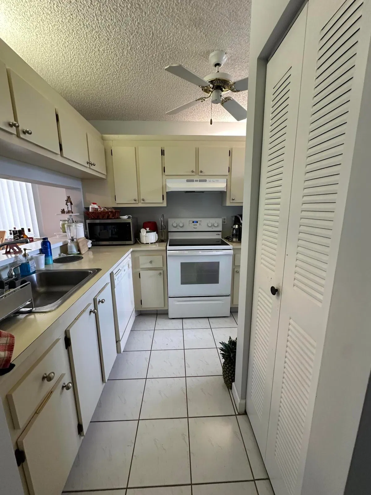 Unit 317 photo 4