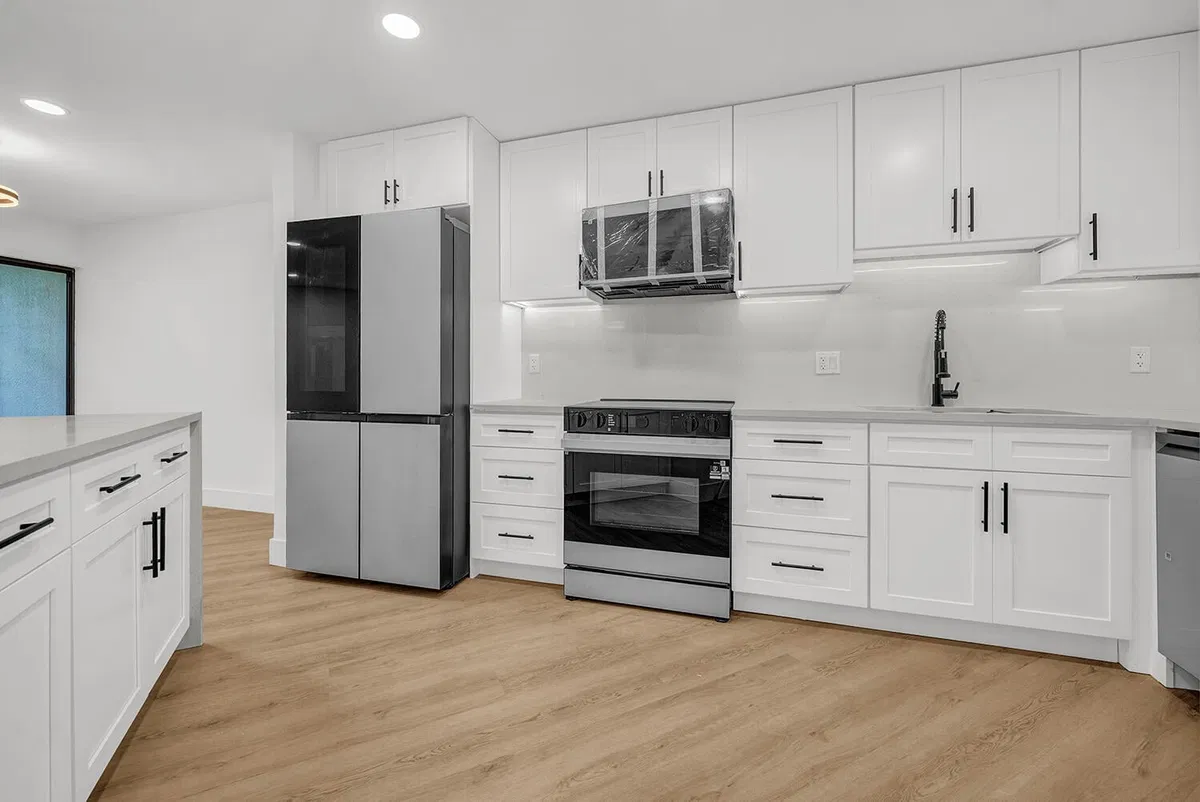 Unit 106 photo 4