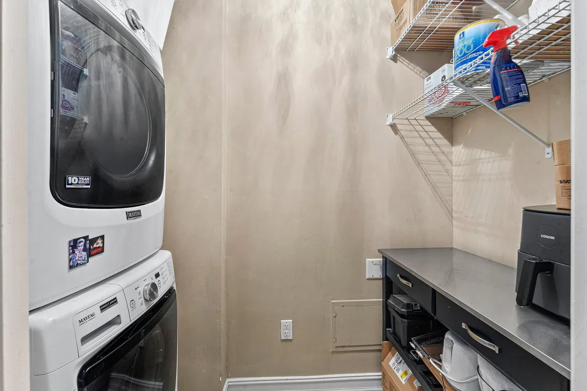 One City Plaza Unit 1616 photo 4