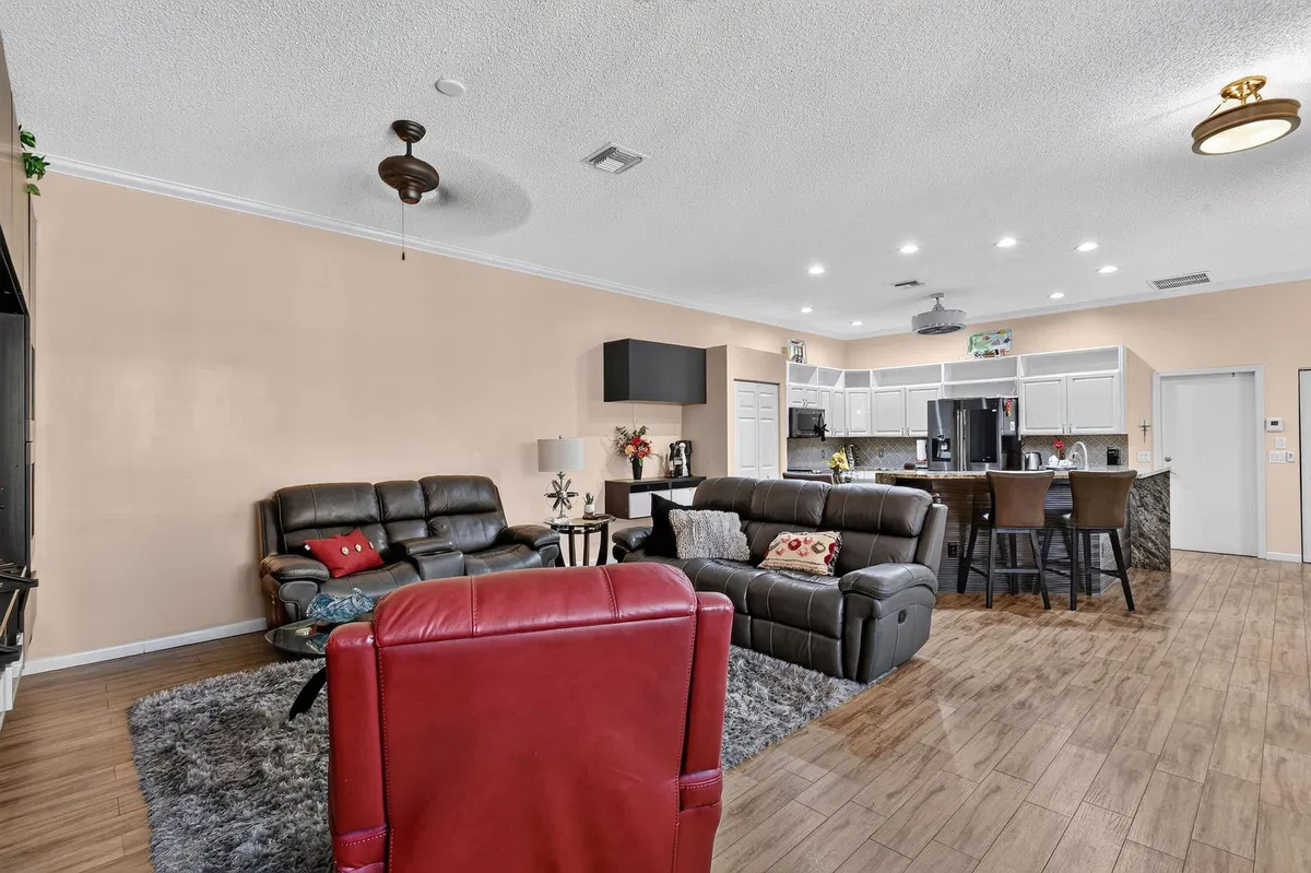 Residence photo 25