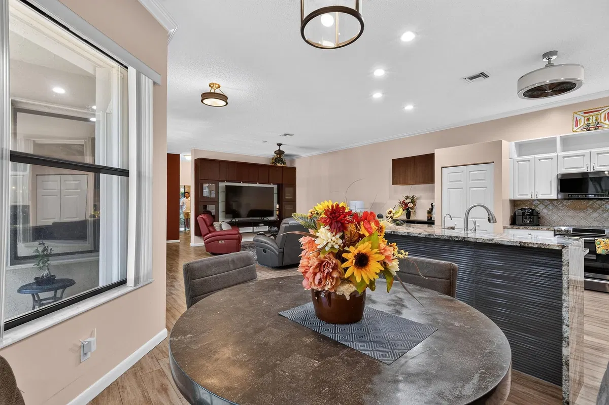 Residence photo 34