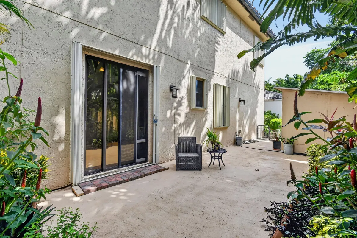 Residence photo 64