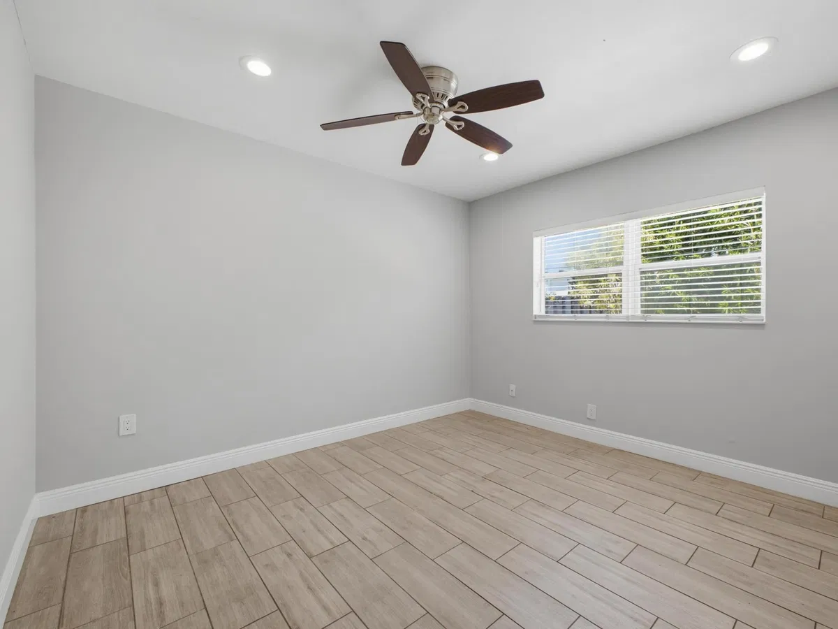 Residence photo 16