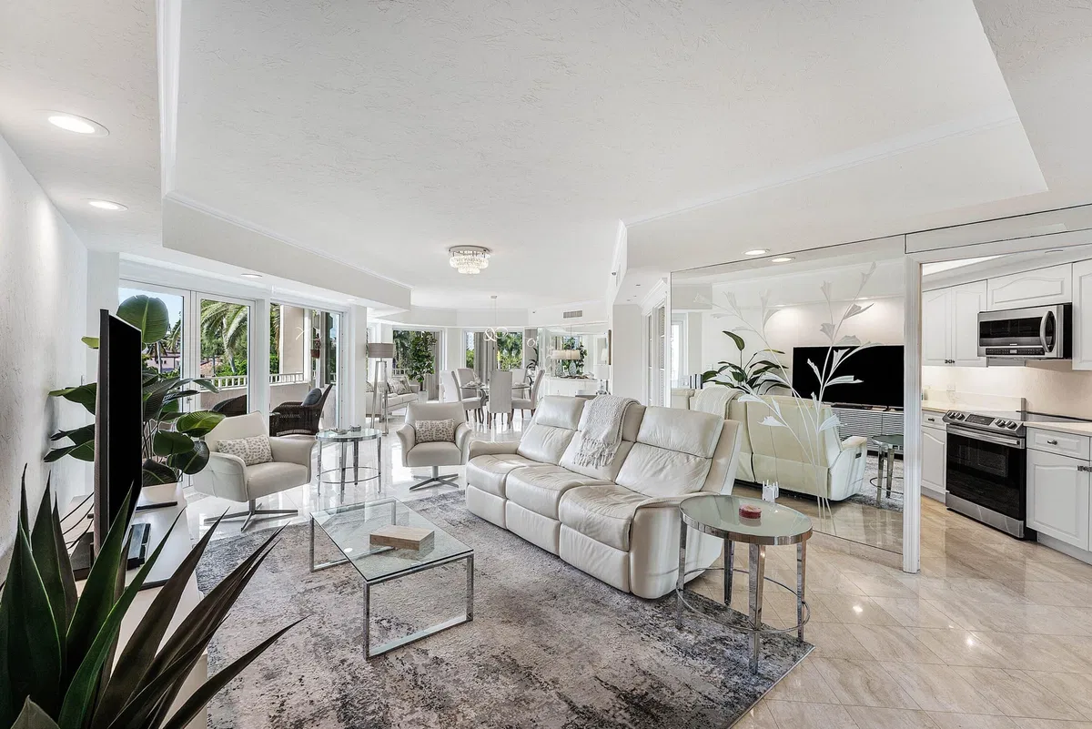 300 SE Fifth Boca Unit 3170