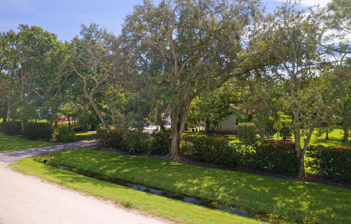  Residence photo 34