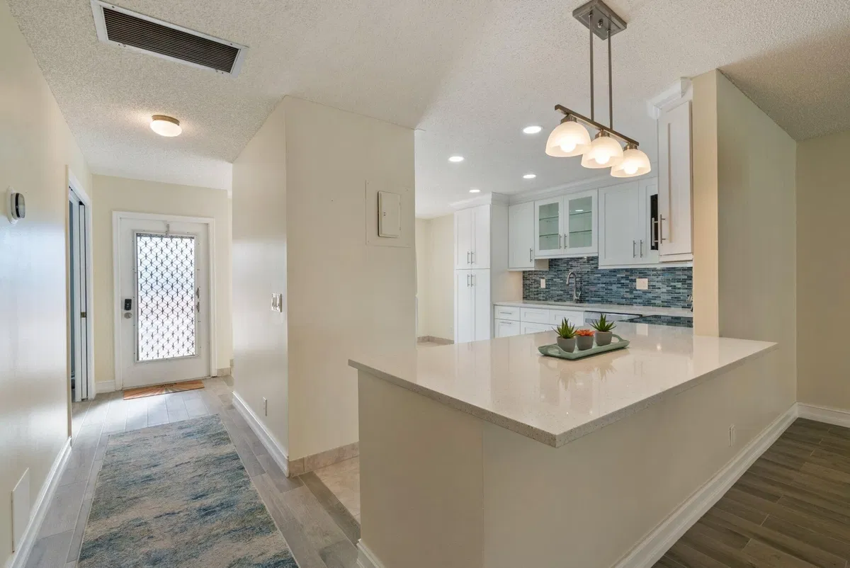 Unit 202 photo 7