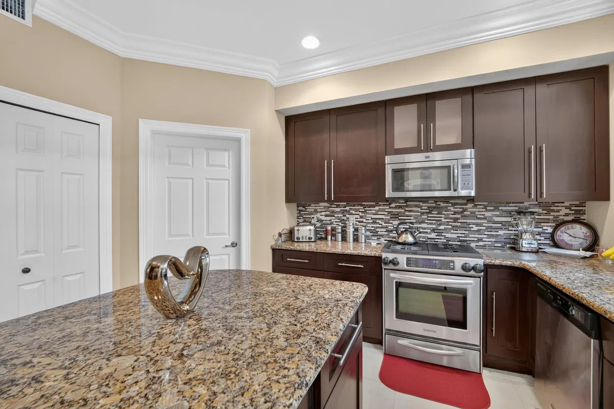 Residence photo 13