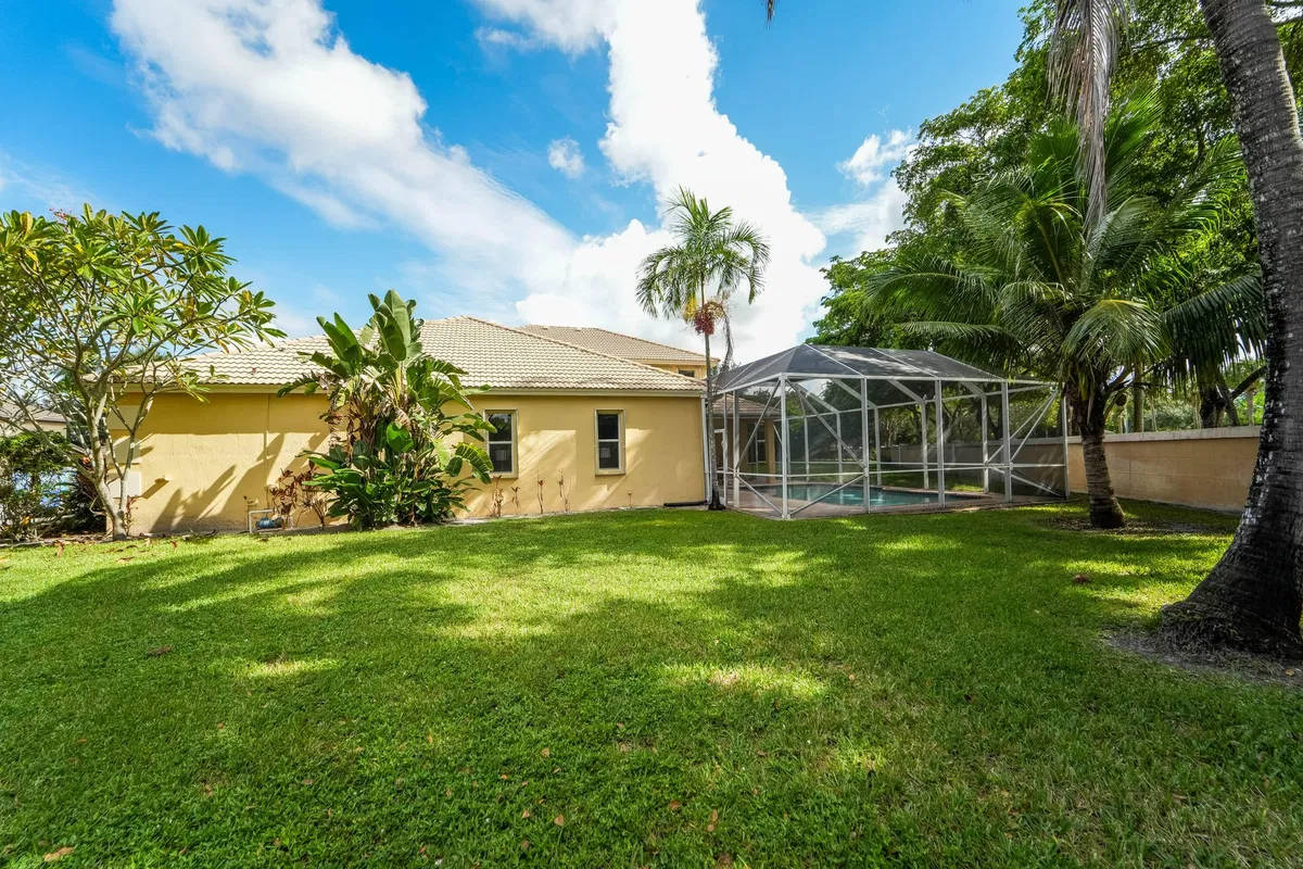 Residence photo 61