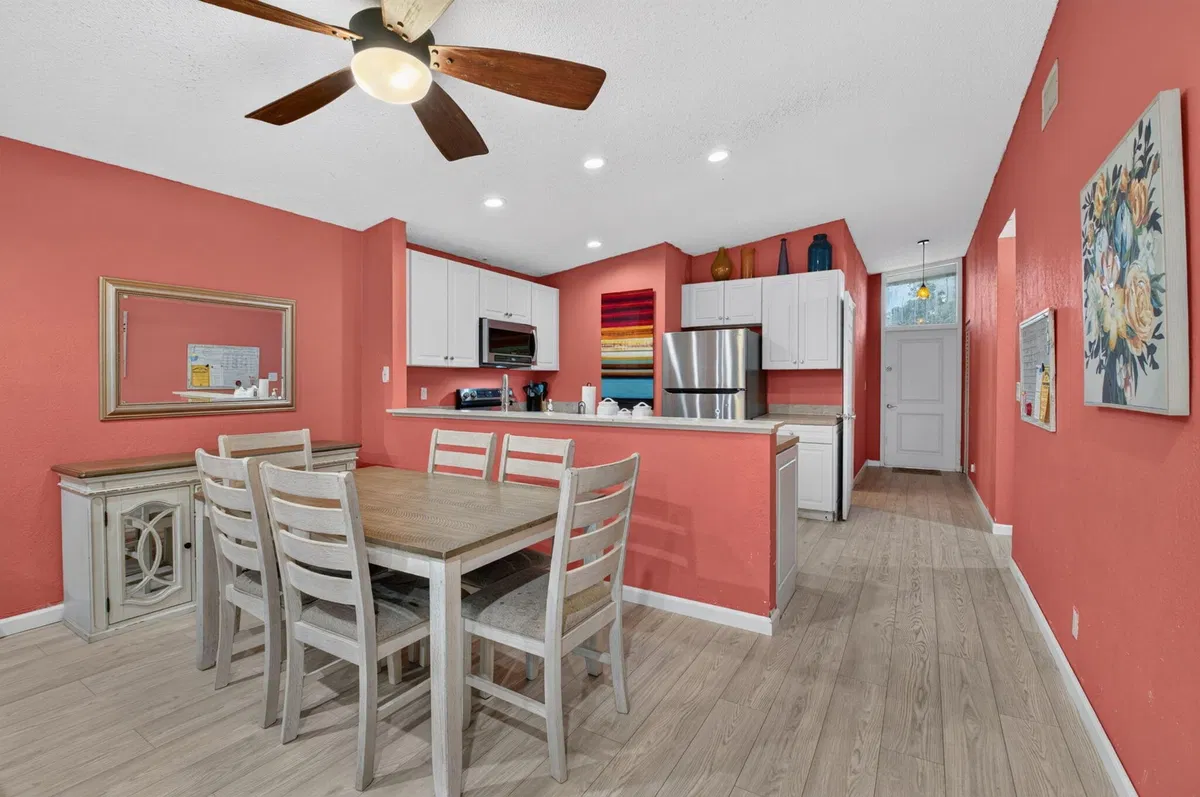 Residence photo 4