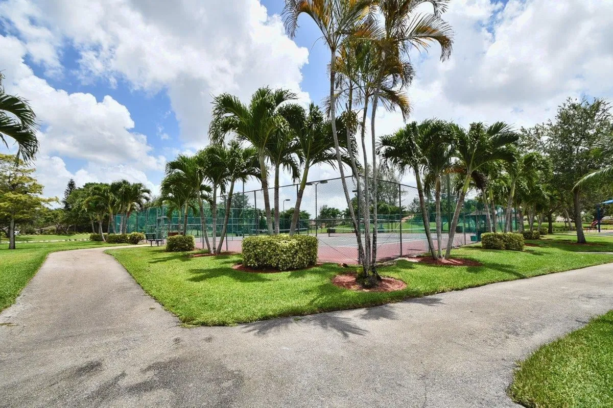 Residence photo 34