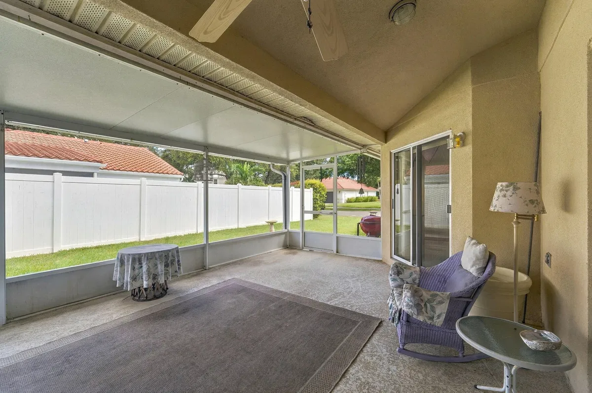 Residence photo 16