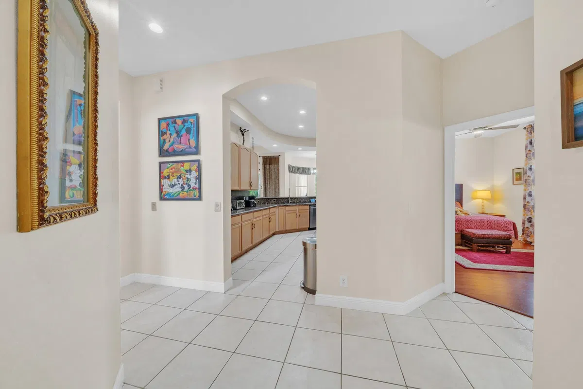 Residence photo 52
