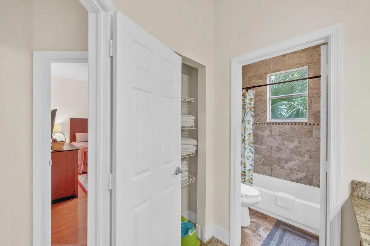 Residence photo 55