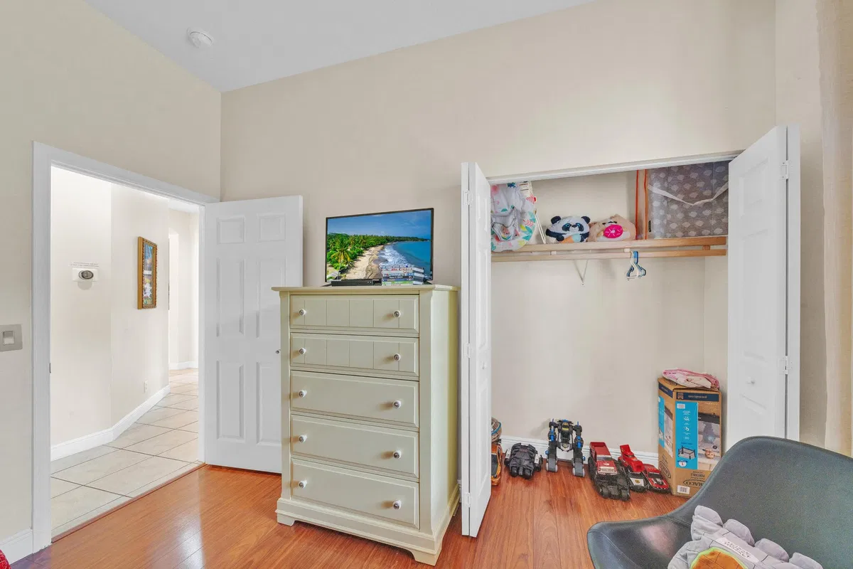 Residence photo 58