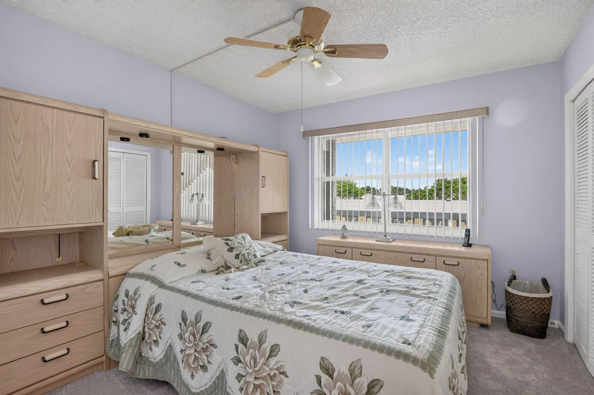 Unit 1438 photo 13