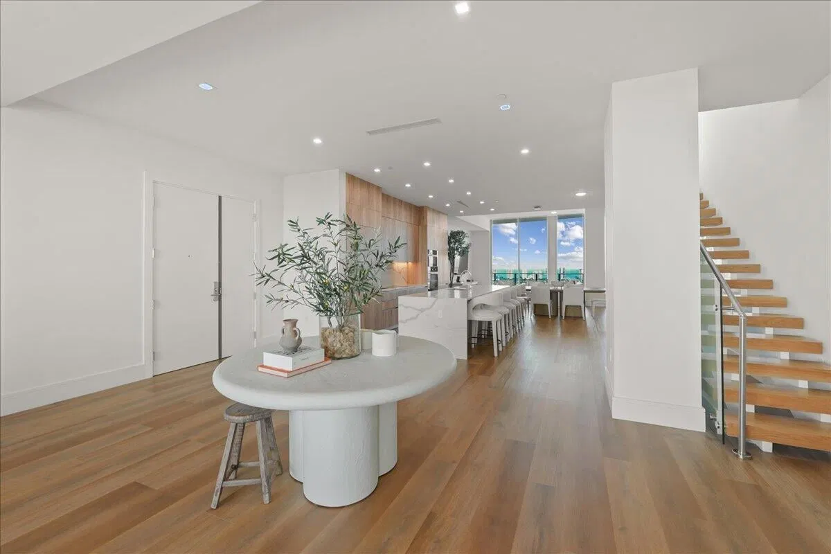 Nautilus 220 Unit 2406 photo 7