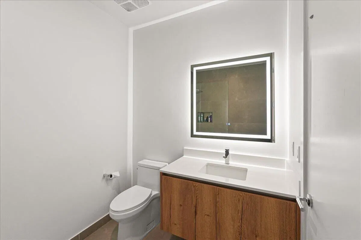 Nautilus 220 Unit 2406 photo 28
