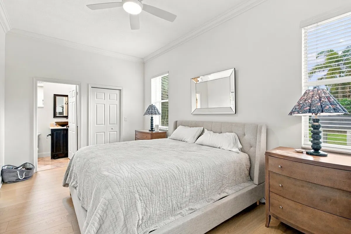 Residence photo 43