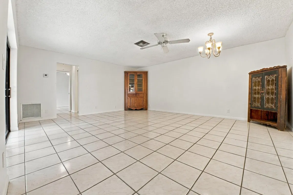 Unit C photo 7