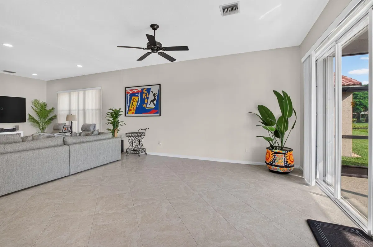 Residence photo 25