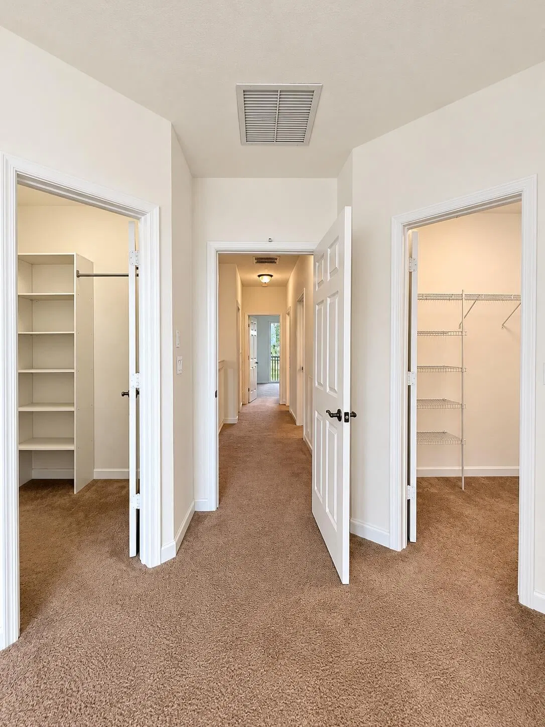 Residence photo 16