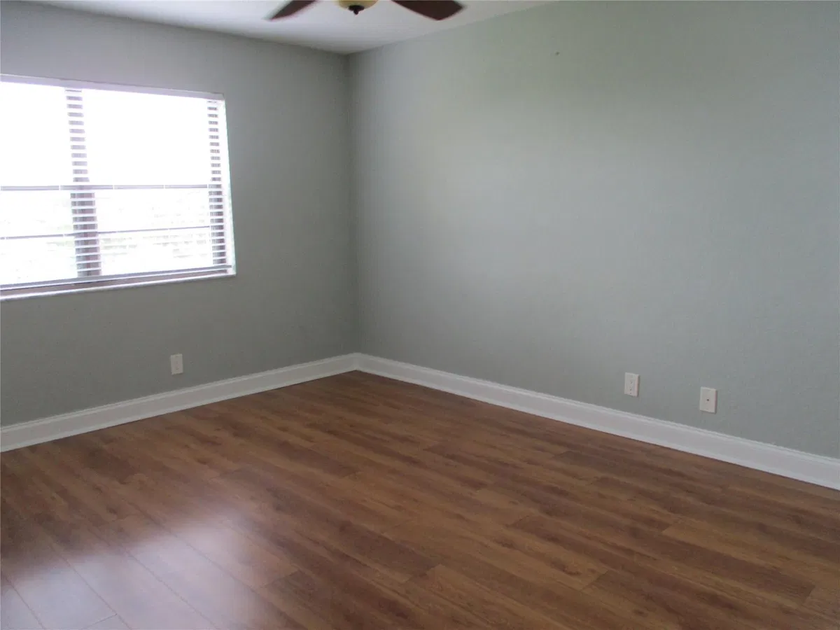 Unit 312 photo 37