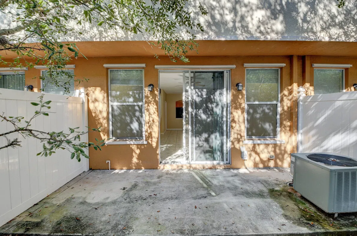 Residence photo 13