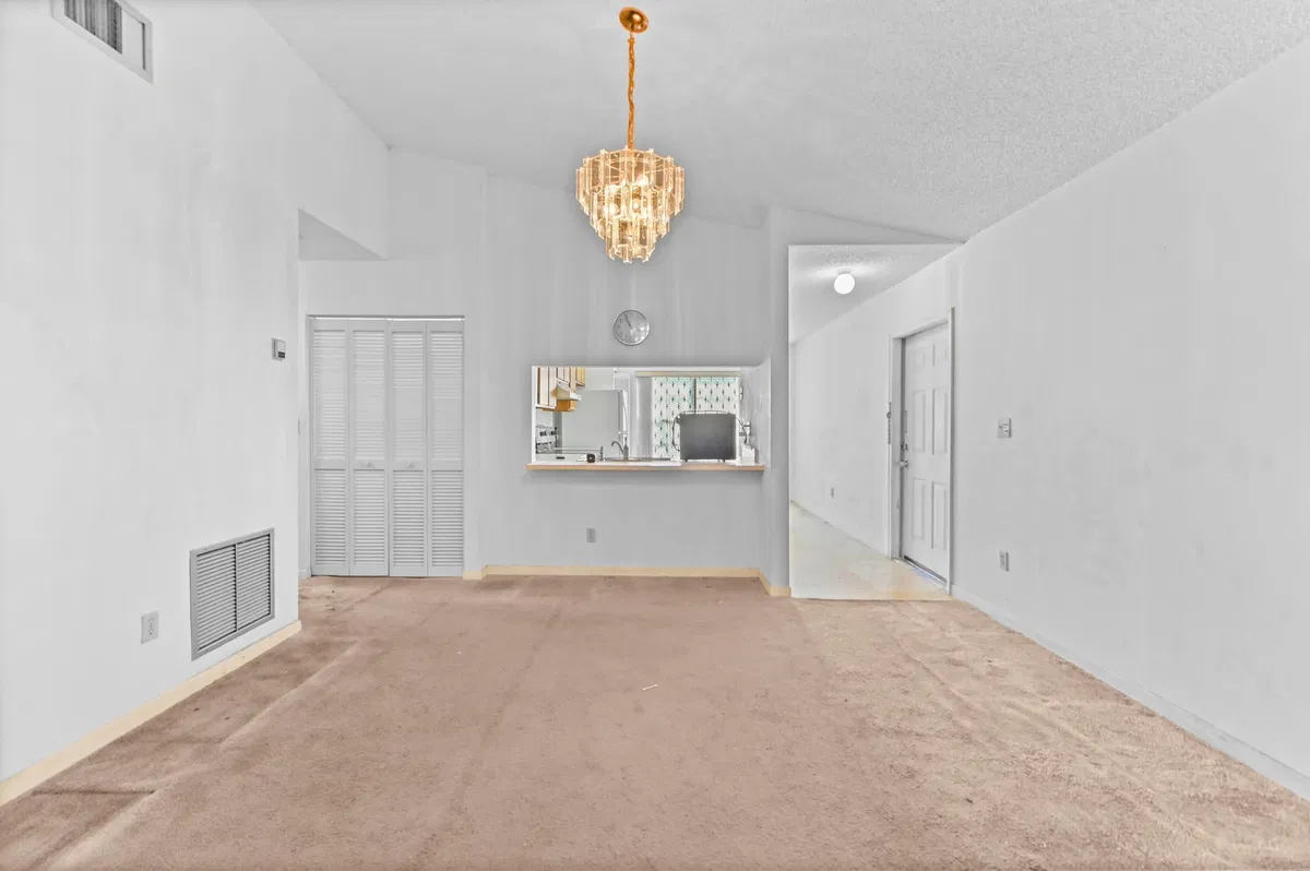 Residence photo 4