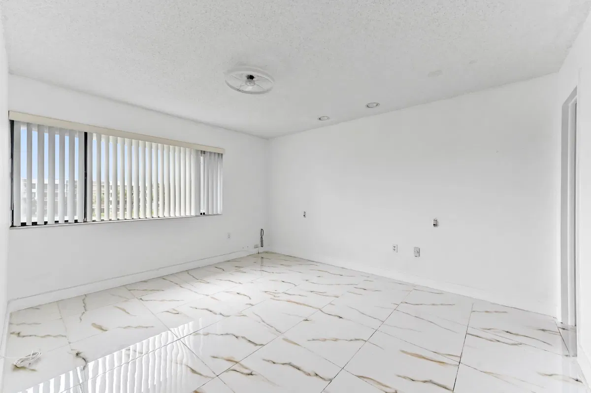 Unit 307 photo 13