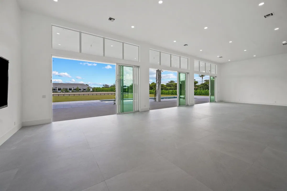 Palm Beach Point Residence photo 13