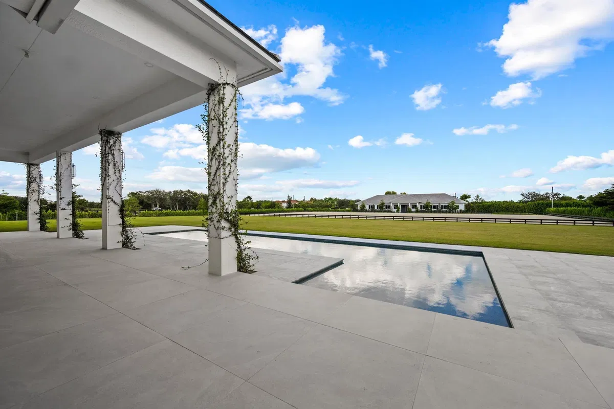 Palm Beach Point Residence photo 31