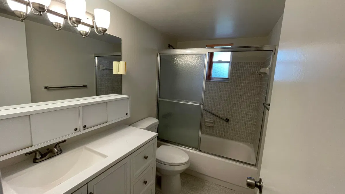 Unit 102 photo 19