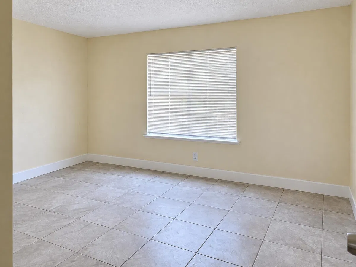 Unit B210 photo 7