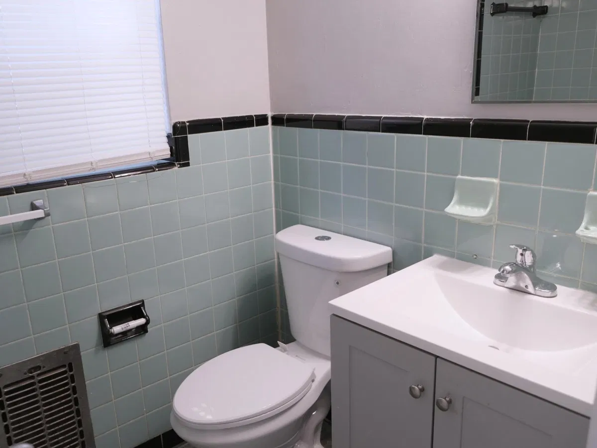 Unit 1217 photo 10