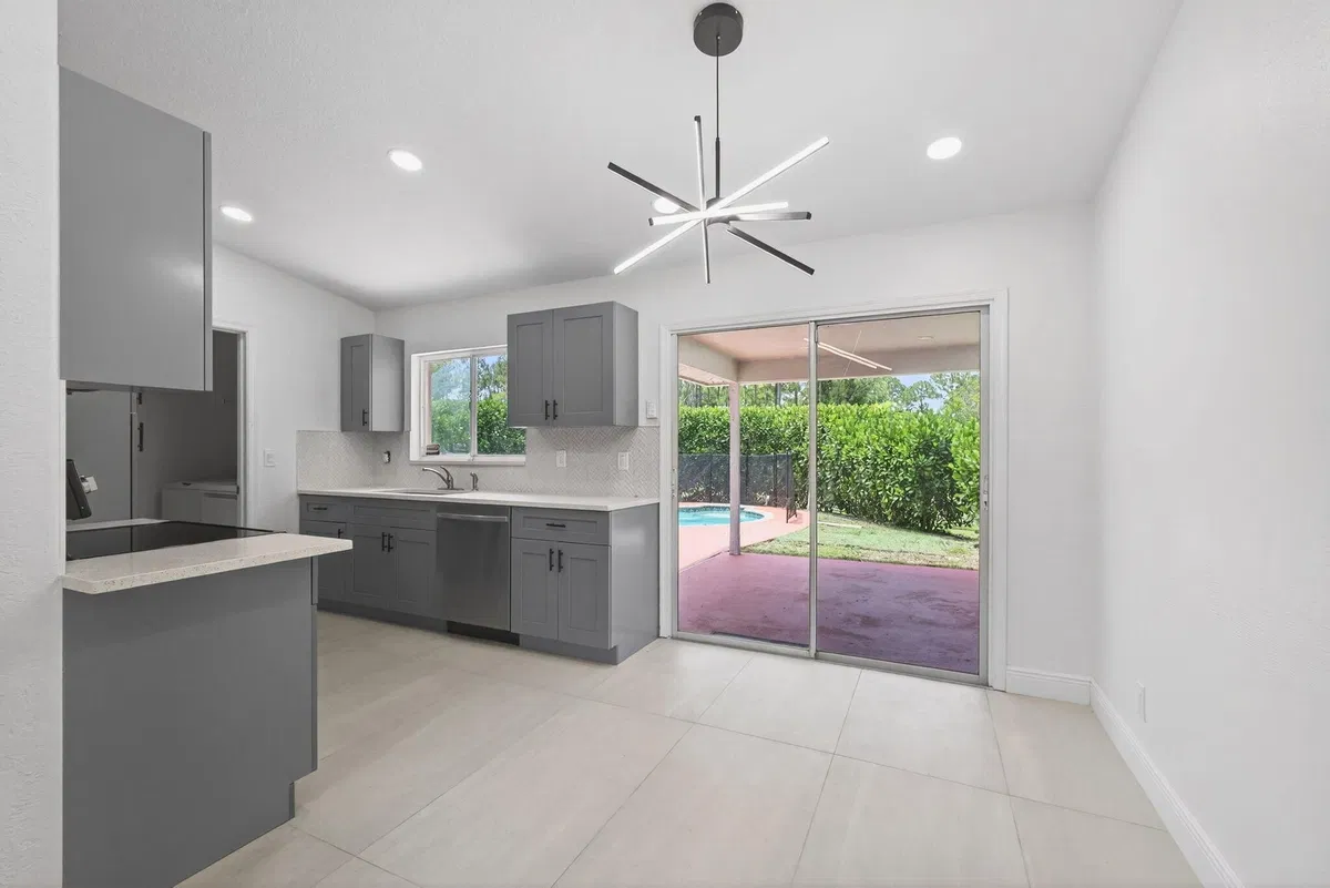 Residence photo 10
