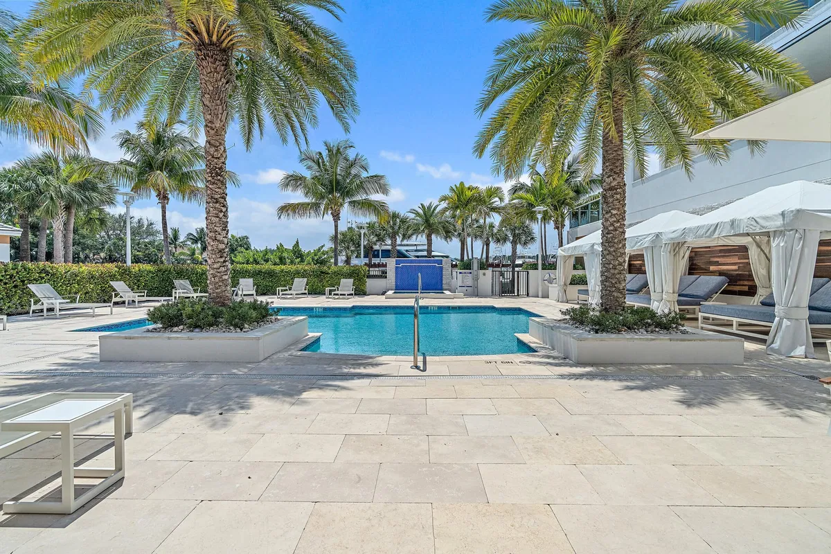 Azure Palm Beach Gardens Unit 303 photo 31