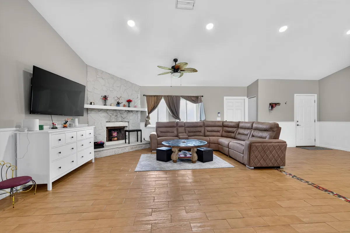 Residence photo 7