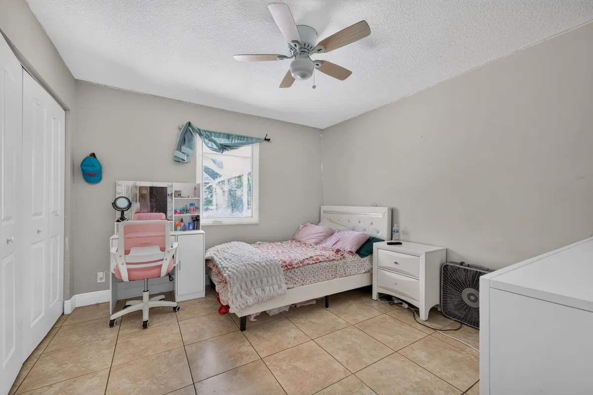 Residence photo 22