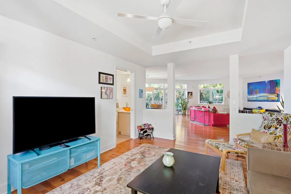 Unit 202 photo 10