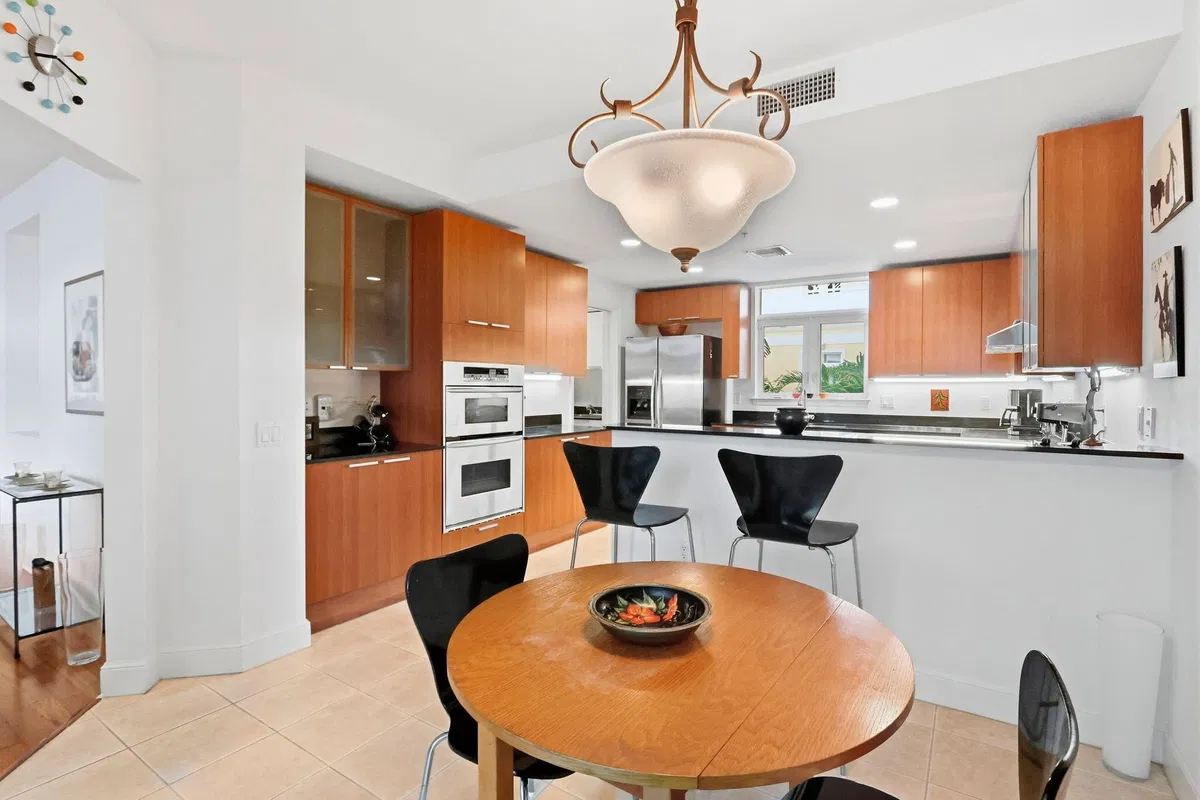 Unit 202 photo 13